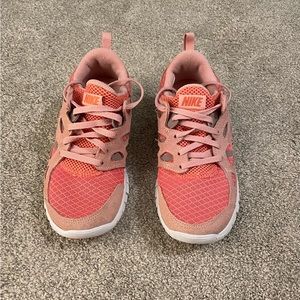 Big Girls Pink Nike Tennis Shoes Size 4.5Y